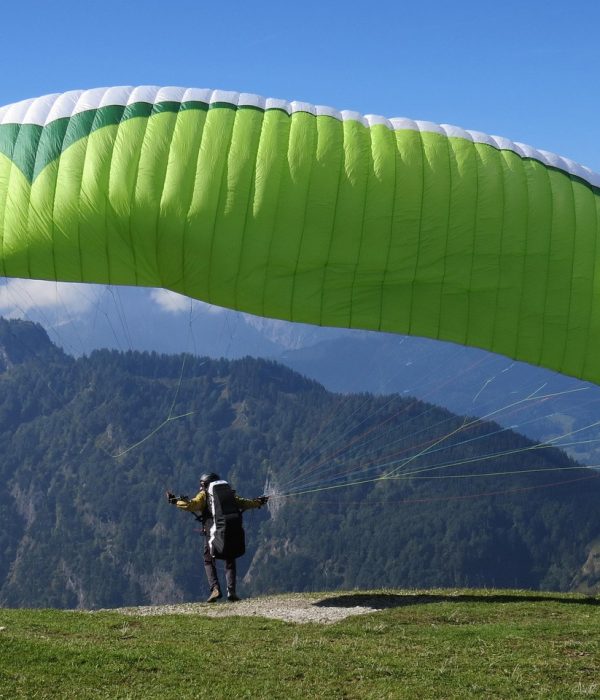 paragliding-441880_1280